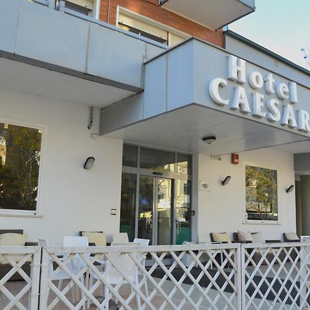 Hotel Caesar Pesaro Bagian luar foto
