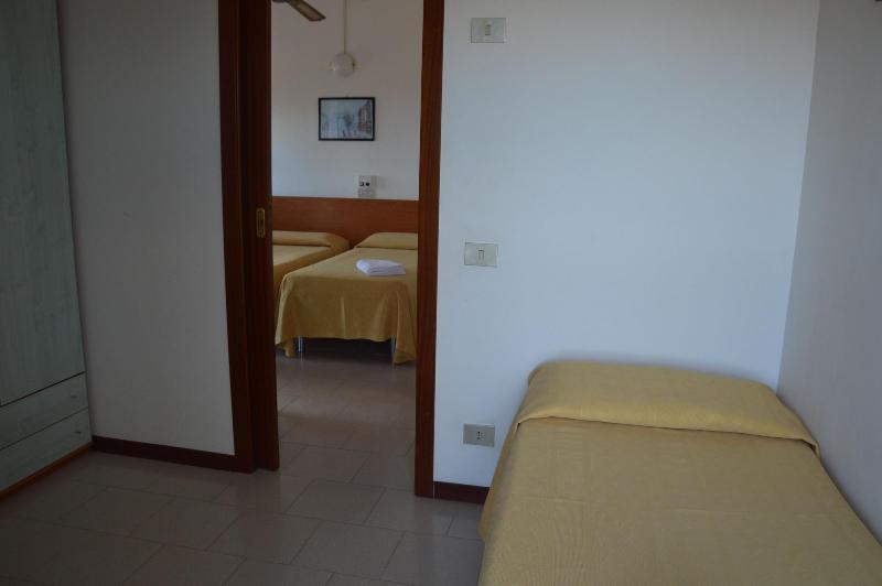 Hotel Caesar Pesaro Bagian luar foto