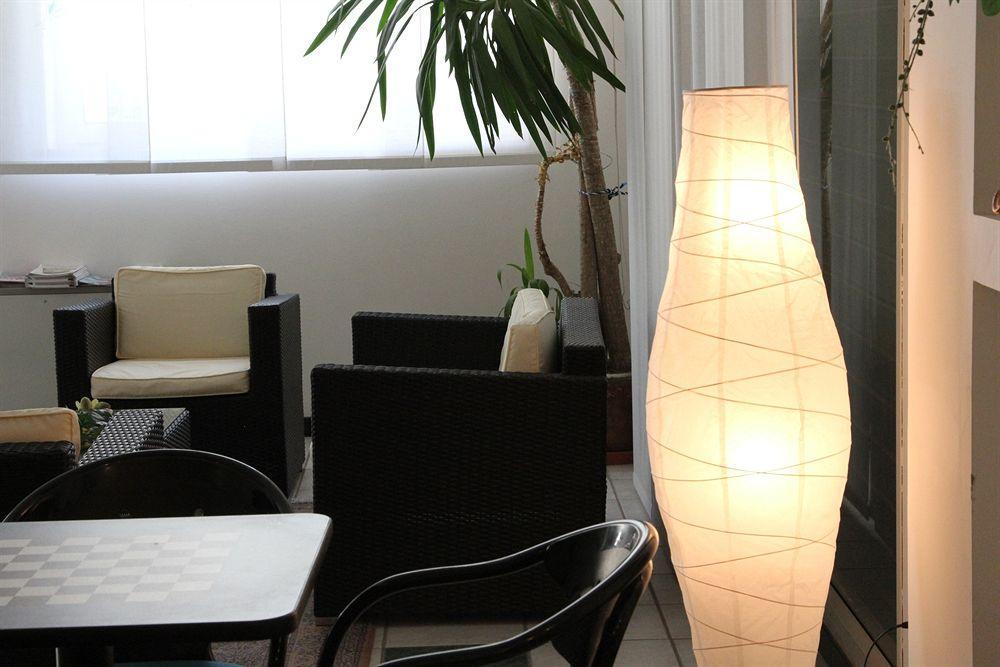 Hotel Caesar Pesaro Bagian luar foto