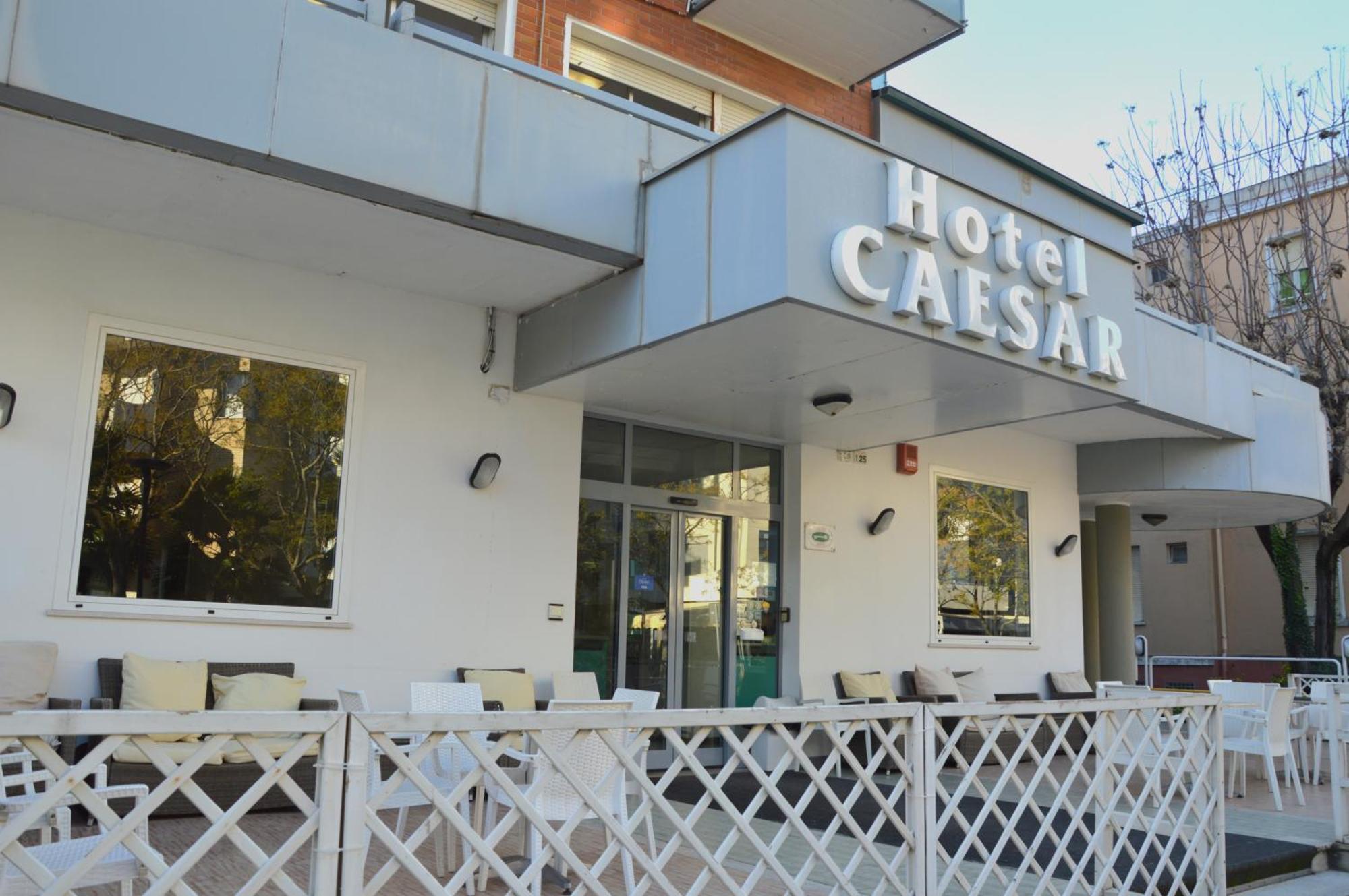 Hotel Caesar Pesaro Bagian luar foto