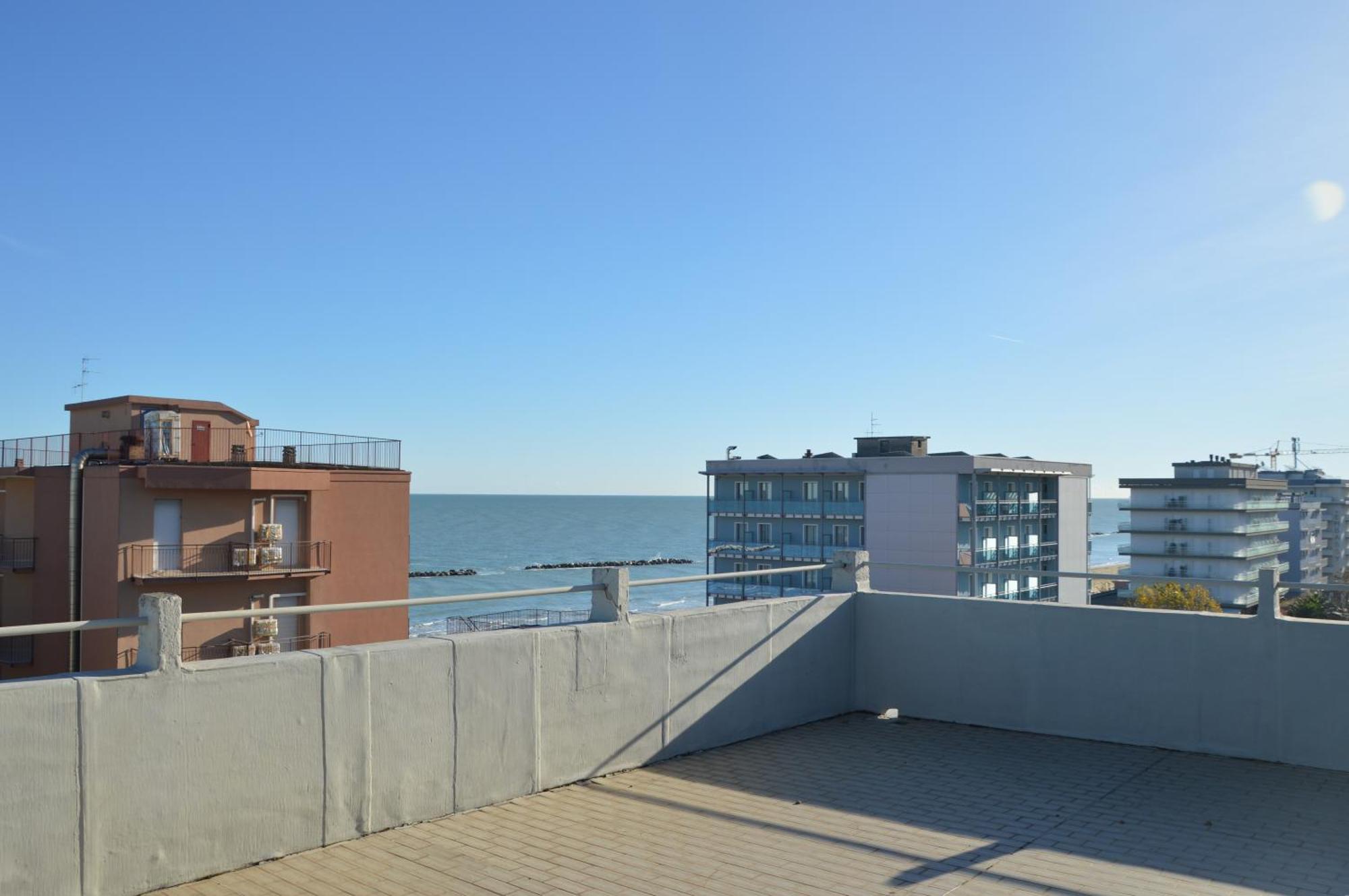 Hotel Caesar Pesaro Bagian luar foto