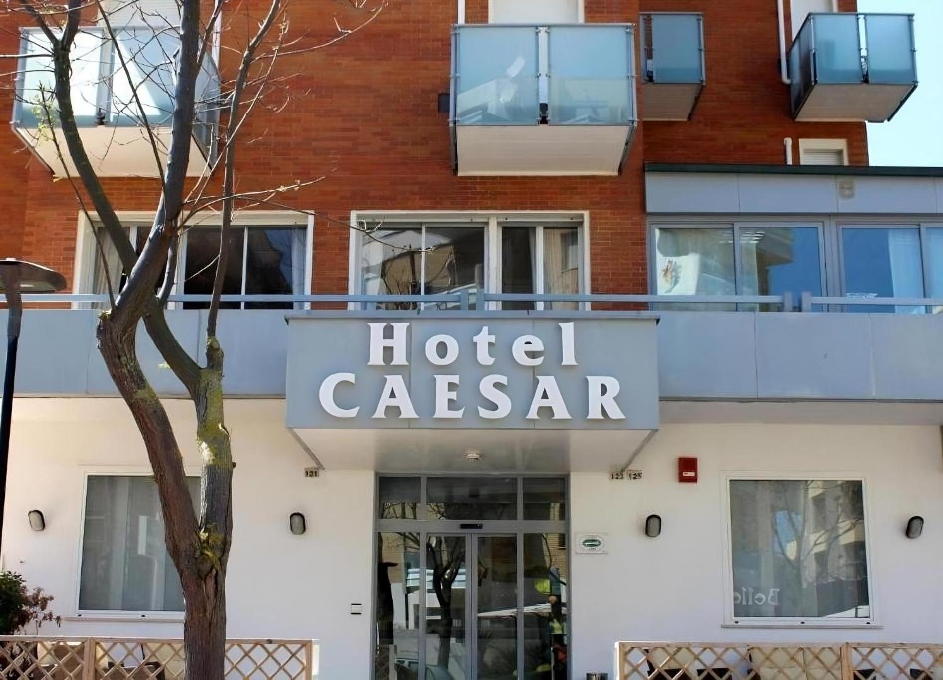 Hotel Caesar Pesaro Bagian luar foto