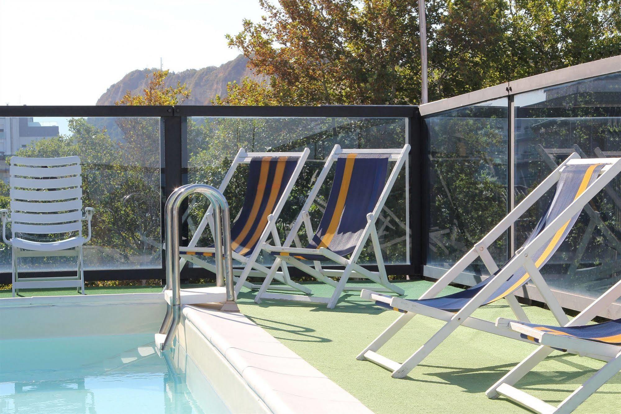 Hotel Caesar Pesaro Bagian luar foto
